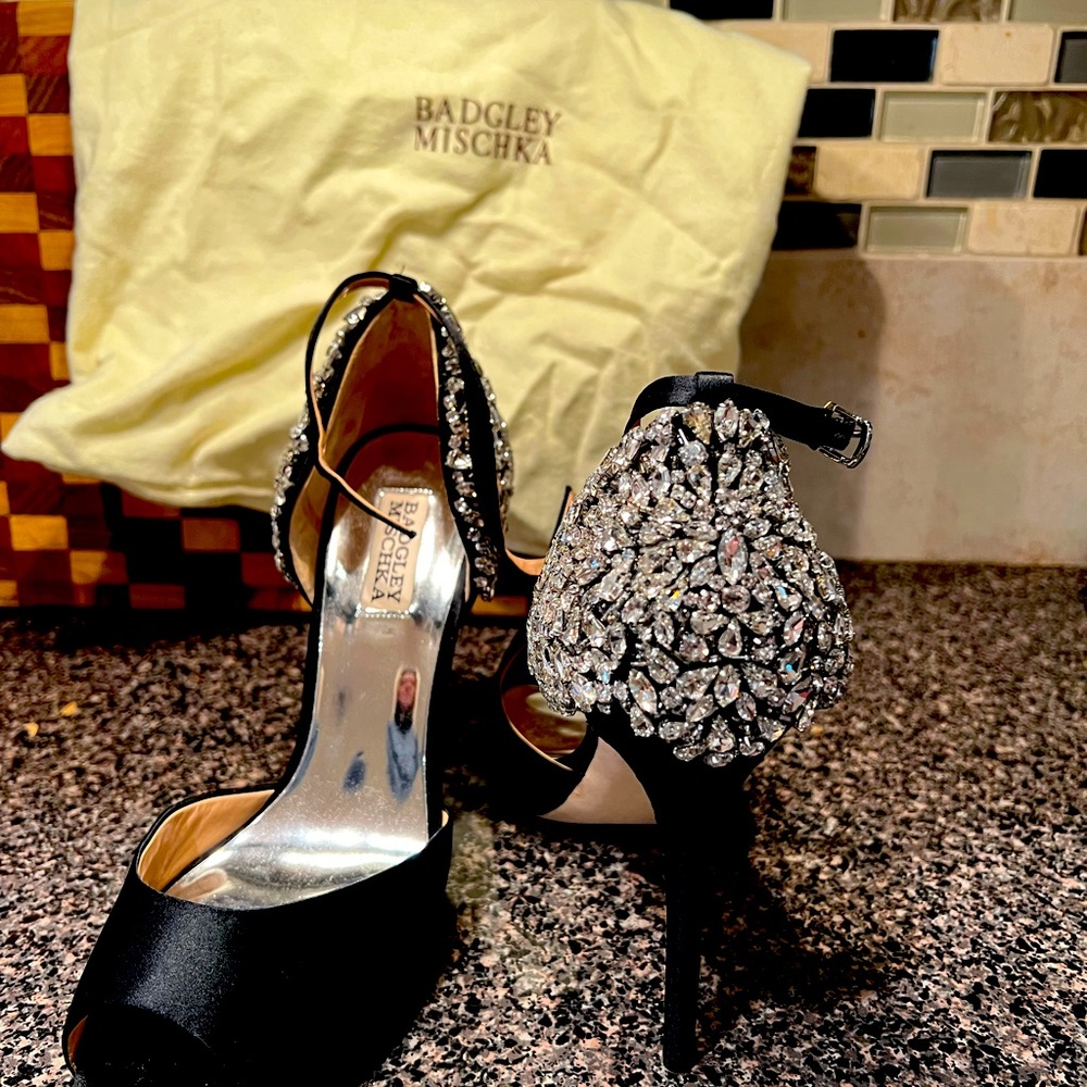Size 8.5 Badgley Mischka Formal or date night fashion.